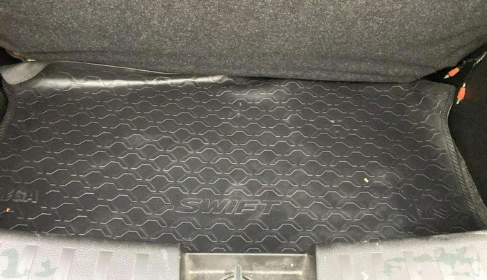 2014 Maruti Swift VXI, Petrol, Manual, 35,865 km, Boot Inside