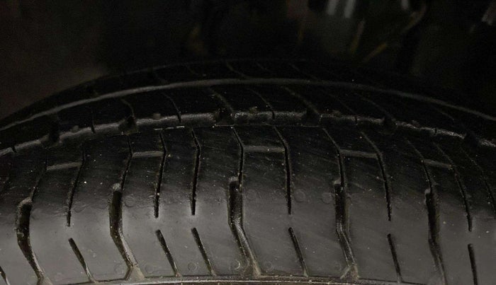 2021 Tata ALTROZ XE PETROL, Petrol, Manual, 69,849 km, Left Front Tyre Tread