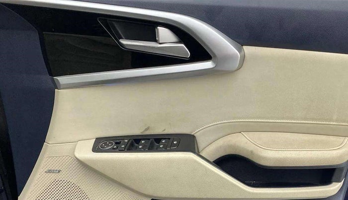 2022 KIA CARENS LUXURY PLUS 1.5 DIESEL AT 7 STR, Diesel, Automatic, 68,534 km, Driver Side Door Panels Control