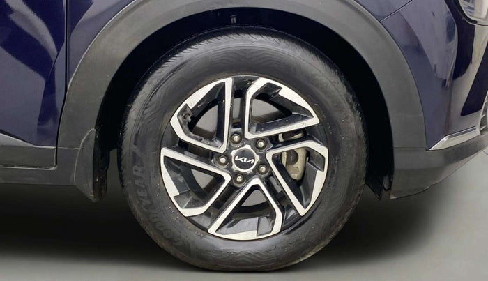 2022 KIA CARENS LUXURY PLUS 1.5 DIESEL AT 7 STR, Diesel, Automatic, 68,534 km, Right Front Wheel