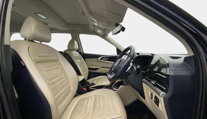 2022 KIA CARENS LUXURY PLUS 1.5 DIESEL AT 7 STR, Diesel, Automatic, 68,534 km, Right Side Front Door Cabin