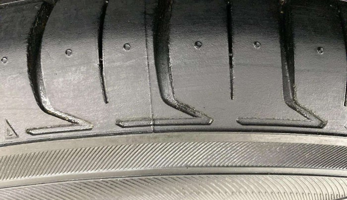 2022 Maruti BREZZA ZXI SMART HYBRID , Petrol, Manual, 47,877 km, Right Rear Tyre Tread