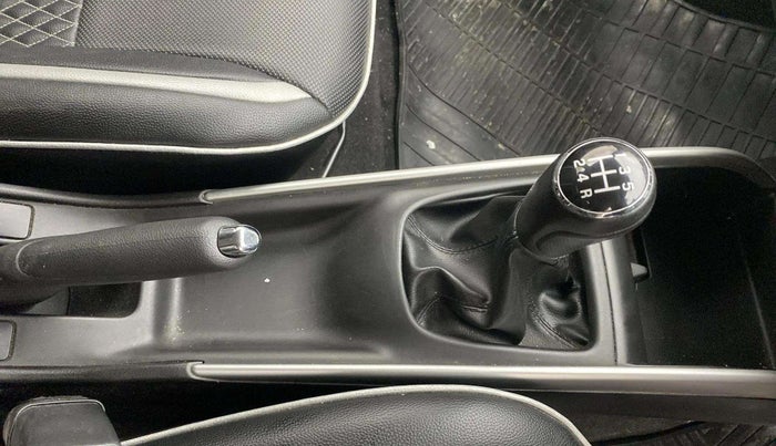 2017 Maruti Baleno DELTA PETROL 1.2, Petrol, Manual, 72,320 km, Gear Lever