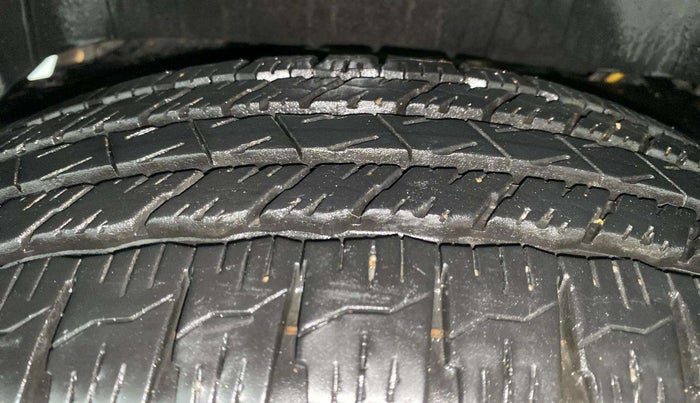 2023 Mahindra BOLERO NEO N 8, Diesel, Manual, 8,903 km, Right Rear Tyre Tread