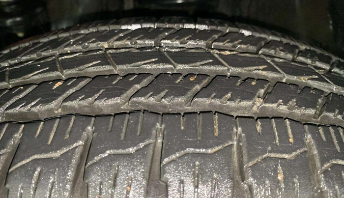 2023 Mahindra BOLERO NEO N 8, Diesel, Manual, 8,903 km, Left Front Tyre Tread
