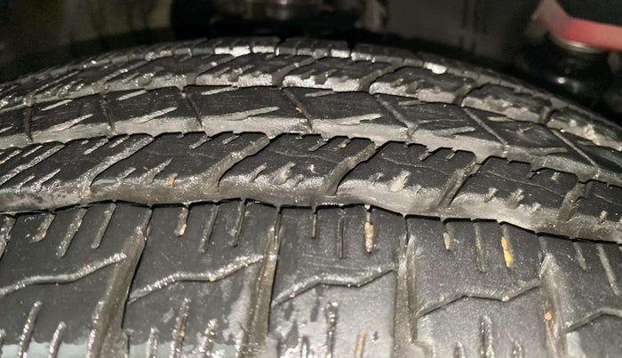 2023 Mahindra BOLERO NEO N 8, Diesel, Manual, 8,903 km, Right Front Tyre Tread