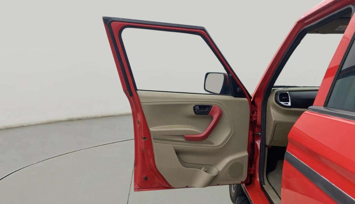 2023 Mahindra BOLERO NEO N 8, Diesel, Manual, 8,903 km, LHS Front Door