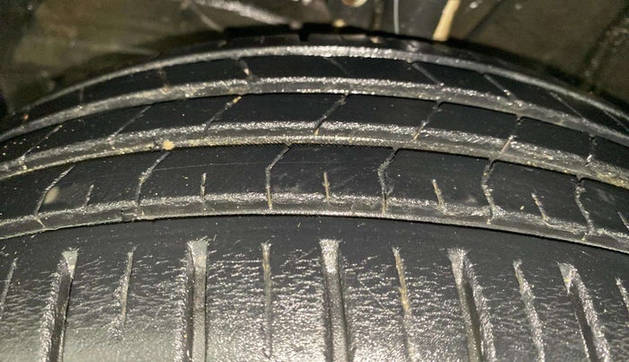 2022 Maruti Baleno ALPHA PETROL 1.2, Petrol, Manual, 17,405 km, Left Front Tyre Tread