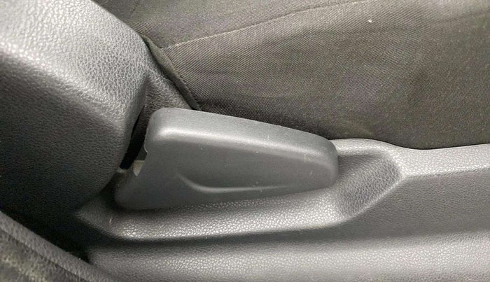 2015 Renault Kwid RXL, Petrol, Manual, 35,494 km, Driver Side Adjustment Panel