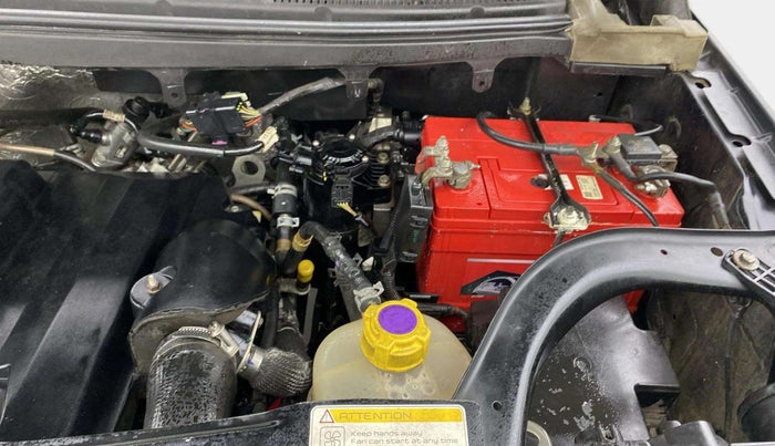 2018 Mahindra TUV300 T10, Diesel, Manual, 66,083 km, Engine View - Left