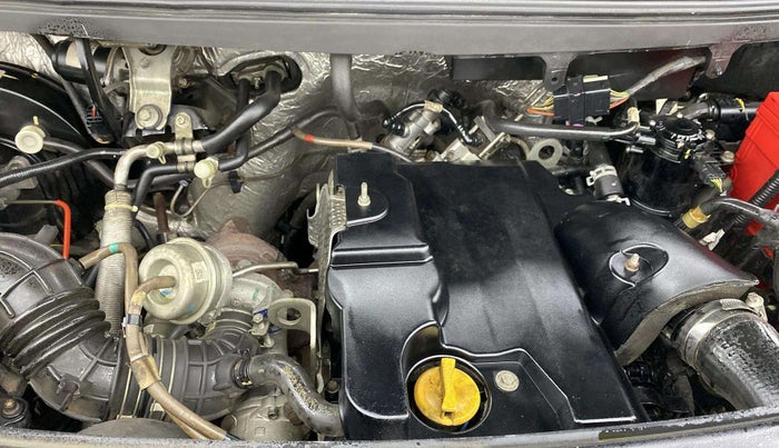2018 Mahindra TUV300 T10, Diesel, Manual, 66,083 km, Engine View