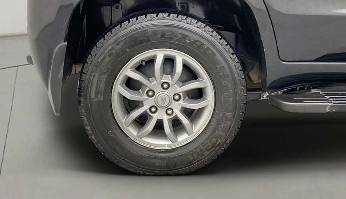 2018 Mahindra TUV300 T10, Diesel, Manual, 66,083 km, Right Rear Wheel