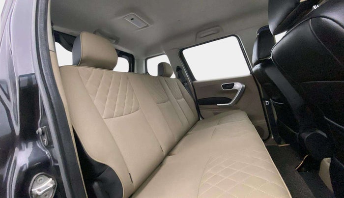 2018 Mahindra TUV300 T10, Diesel, Manual, 66,083 km, Right Side Rear Door Cabin