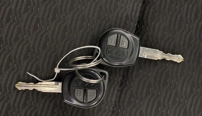 2023 Maruti BREZZA LXI S- CNG, CNG, Manual, 40,270 km, Key Close Up