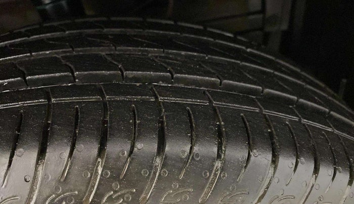 2023 Maruti BREZZA LXI S- CNG, CNG, Manual, 40,270 km, Right Front Tyre Tread