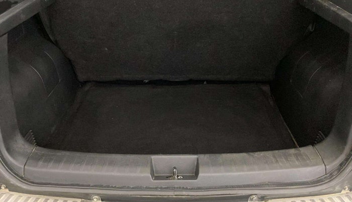 2022 Nissan MAGNITE XE, Petrol, Manual, 27,899 km, Boot Inside