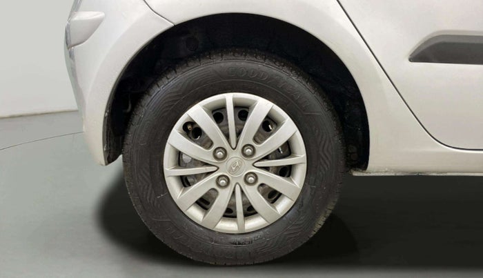 2015 Hyundai i10 SPORTZ 1.1, Petrol, Manual, 39,595 km, Right Rear Wheel