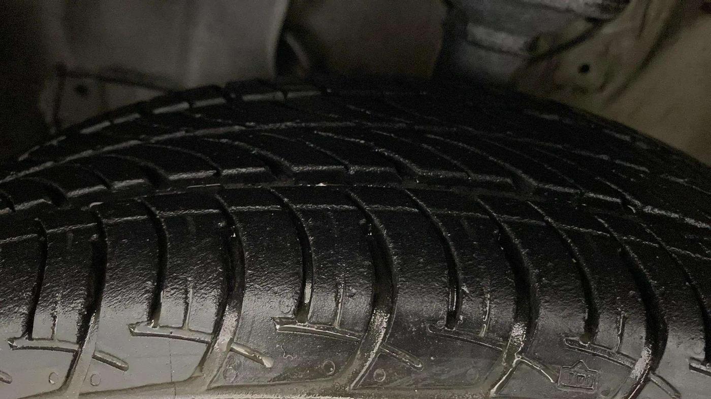 2019 Maruti New Wagon-R VXI (O) 1.2 AMT, Petrol, Automatic, 41,027 km, Left Front Tyre Tread