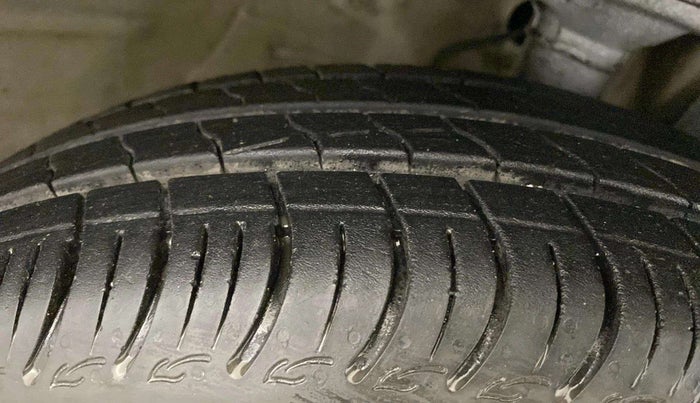 2019 Maruti New Wagon-R VXI (O) 1.2 AMT, Petrol, Automatic, 41,027 km, Right Front Tyre Tread