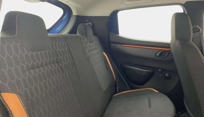 2018 Renault Kwid CLIMBER 1.0 AMT, Petrol, Automatic, 33,003 km, Right Side Rear Door Cabin
