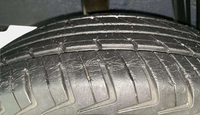2018 Renault Kwid CLIMBER 1.0 AMT, Petrol, Automatic, 33,003 km, Right Rear Tyre Tread