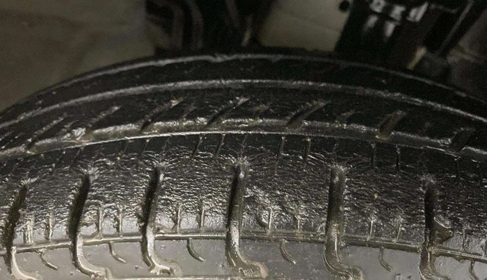 2019 Renault Kwid RXL, Petrol, Manual, 25,069 km, Right Front Tyre Tread