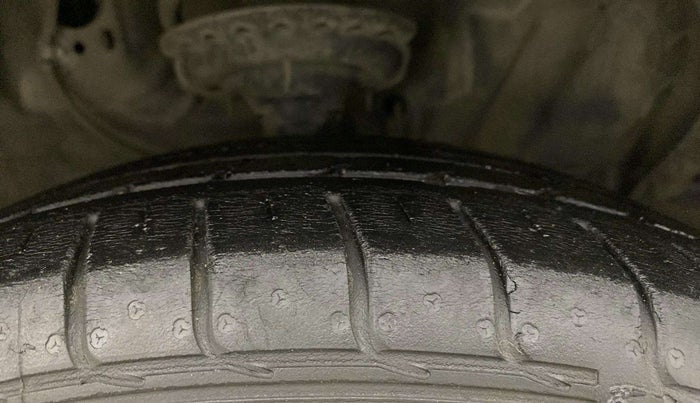 2017 Hyundai Creta SX PLUS 1.6 PETROL, Petrol, Manual, 38,972 km, Right Front Tyre Tread