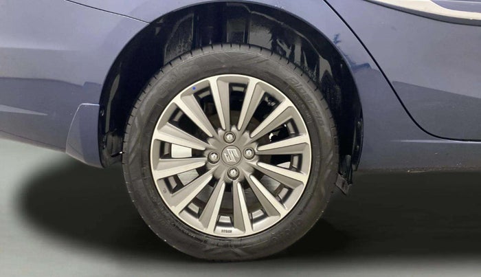 2022 Maruti Ciaz ALPHA  AT 1.5 SHVS PETROL, Petrol, Automatic, 8,222 km, Right Rear Wheel