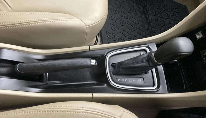 2022 Maruti Ciaz ALPHA  AT 1.5 SHVS PETROL, Petrol, Automatic, 8,222 km, Gear Lever