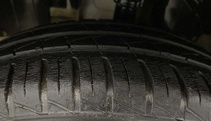 2022 Renault Kwid RXL 1.0 (O), Petrol, Manual, 63,035 km, Left Front Tyre Tread