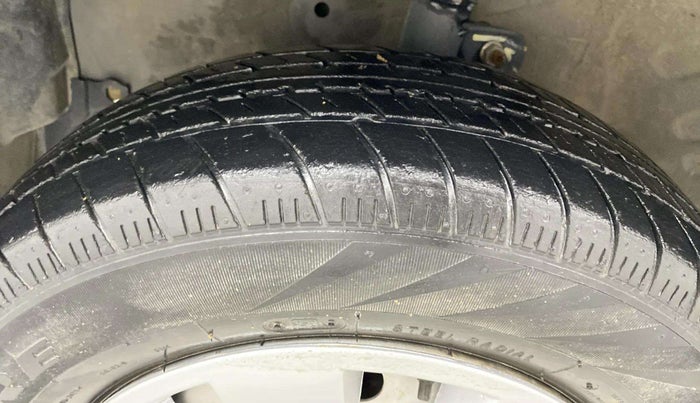 2017 Maruti Celerio LXI, Petrol, Manual, 13,501 km, Left Front Tyre Tread