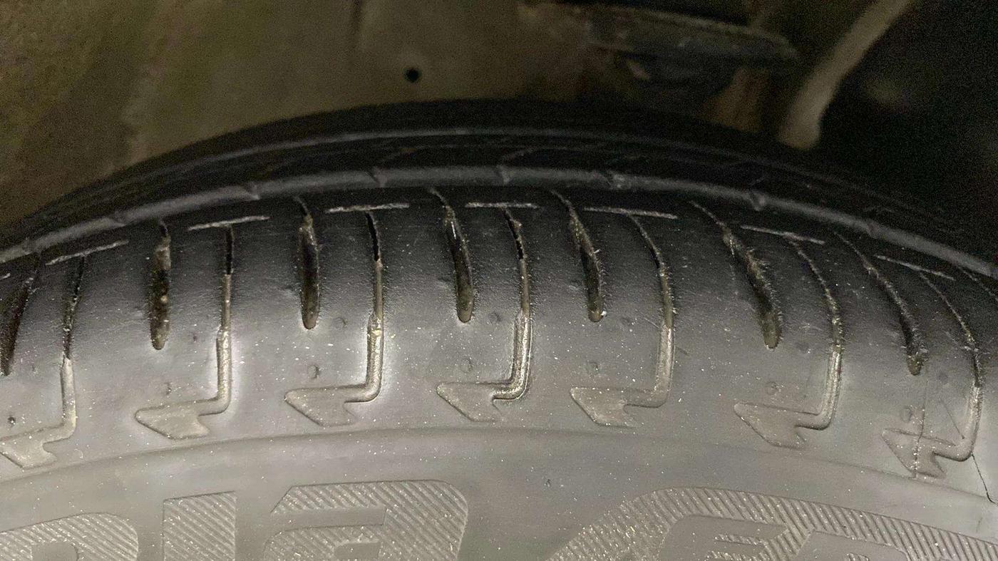 2021 Maruti IGNIS ZETA 1.2 AMT, Petrol, Automatic, 14,985 km, Right Front Tyre Tread