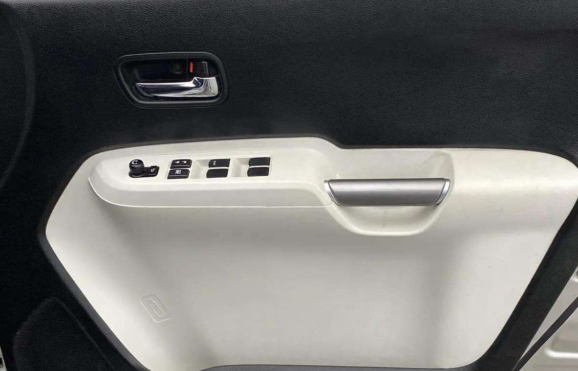 2021 Maruti IGNIS ZETA 1.2 AMT, Petrol, Automatic, 14,985 km, Driver Side Door Panels Control