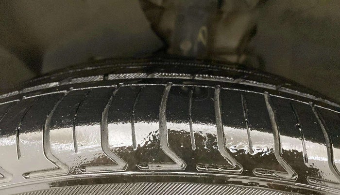 2018 Ford Ecosport TITANIUM 1.5L PETROL, Petrol, Manual, 28,582 km, Left Front Tyre Tread