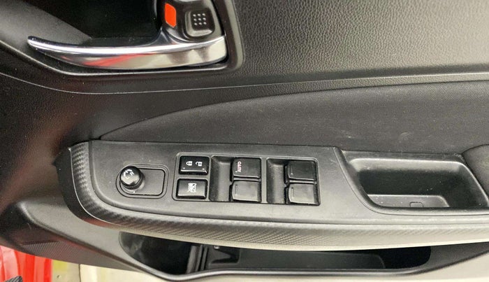 2022 Maruti Swift VXI AMT, Petrol, Automatic, 60,330 km, Driver Side Door Panels Control