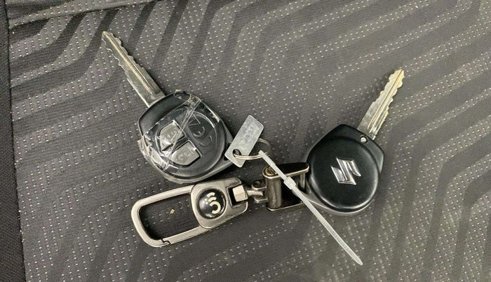 2022 Maruti Swift VXI AMT, Petrol, Automatic, 60,330 km, Key Close Up