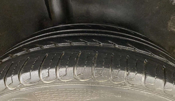 2015 Ford Ecosport TITANIUM 1.5L PETROL AT, Petrol, Automatic, 52,718 km, Right Rear Tyre Tread