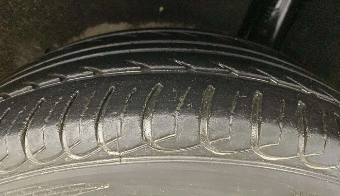 2015 Ford Ecosport TITANIUM 1.5L PETROL AT, Petrol, Automatic, 52,718 km, Left Rear Tyre Tread