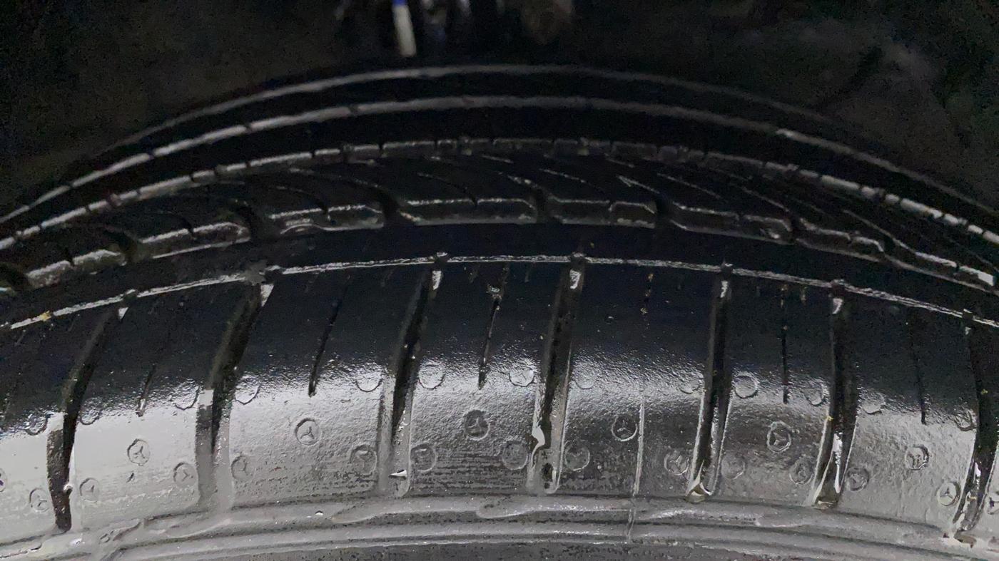 2017 Maruti Baleno ZETA PETROL 1.2, Petrol, Manual, 60,499 km, Right Front Tyre Tread