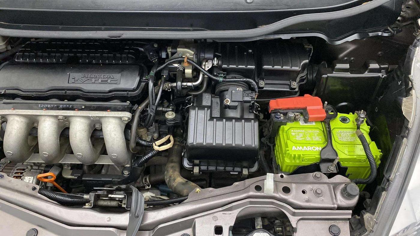 2012 Honda Jazz 1.2 L I-VTEC SELECT, Petrol, Manual, 1,08,222 km, Engine View - Left