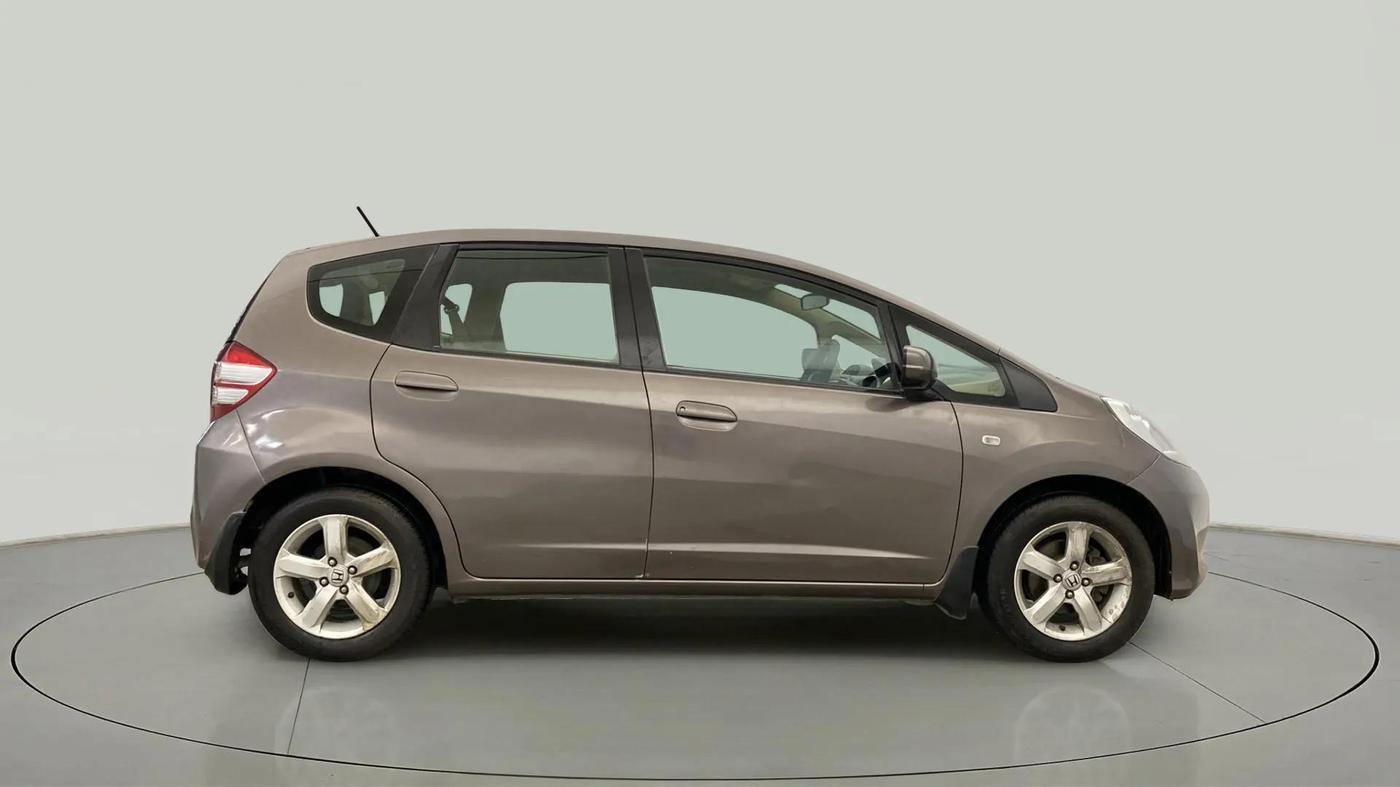 2012 Honda Jazz 1.2 L I-VTEC SELECT, Petrol, Manual, 1,08,222 km, Right Side View