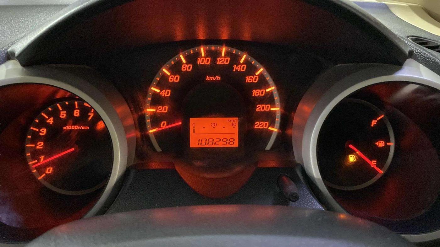 2012 Honda Jazz 1.2 L I-VTEC SELECT, Petrol, Manual, 1,08,222 km, Odometer Image