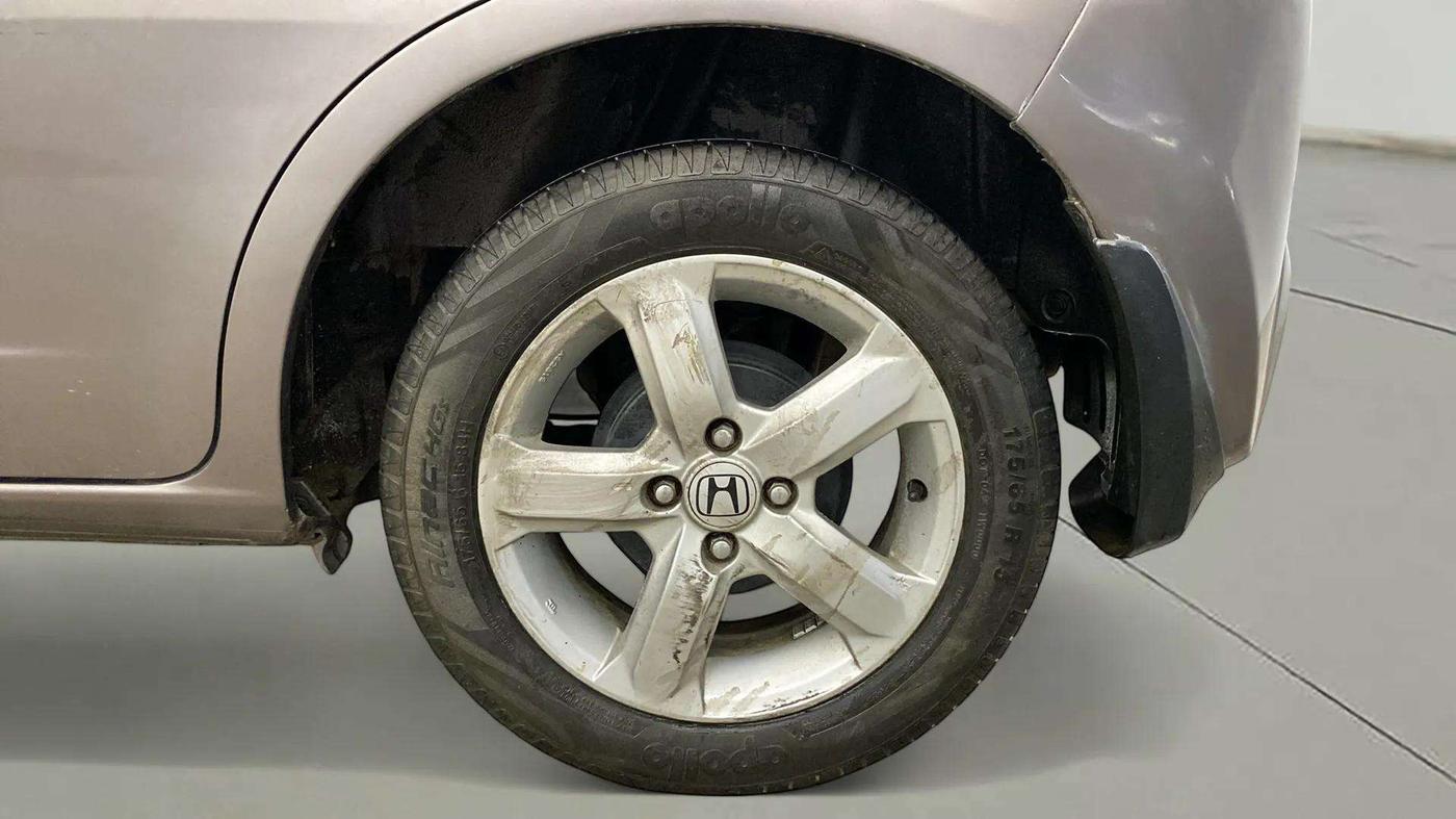 2012 Honda Jazz 1.2 L I-VTEC SELECT, Petrol, Manual, 1,08,222 km, Left Rear Wheel