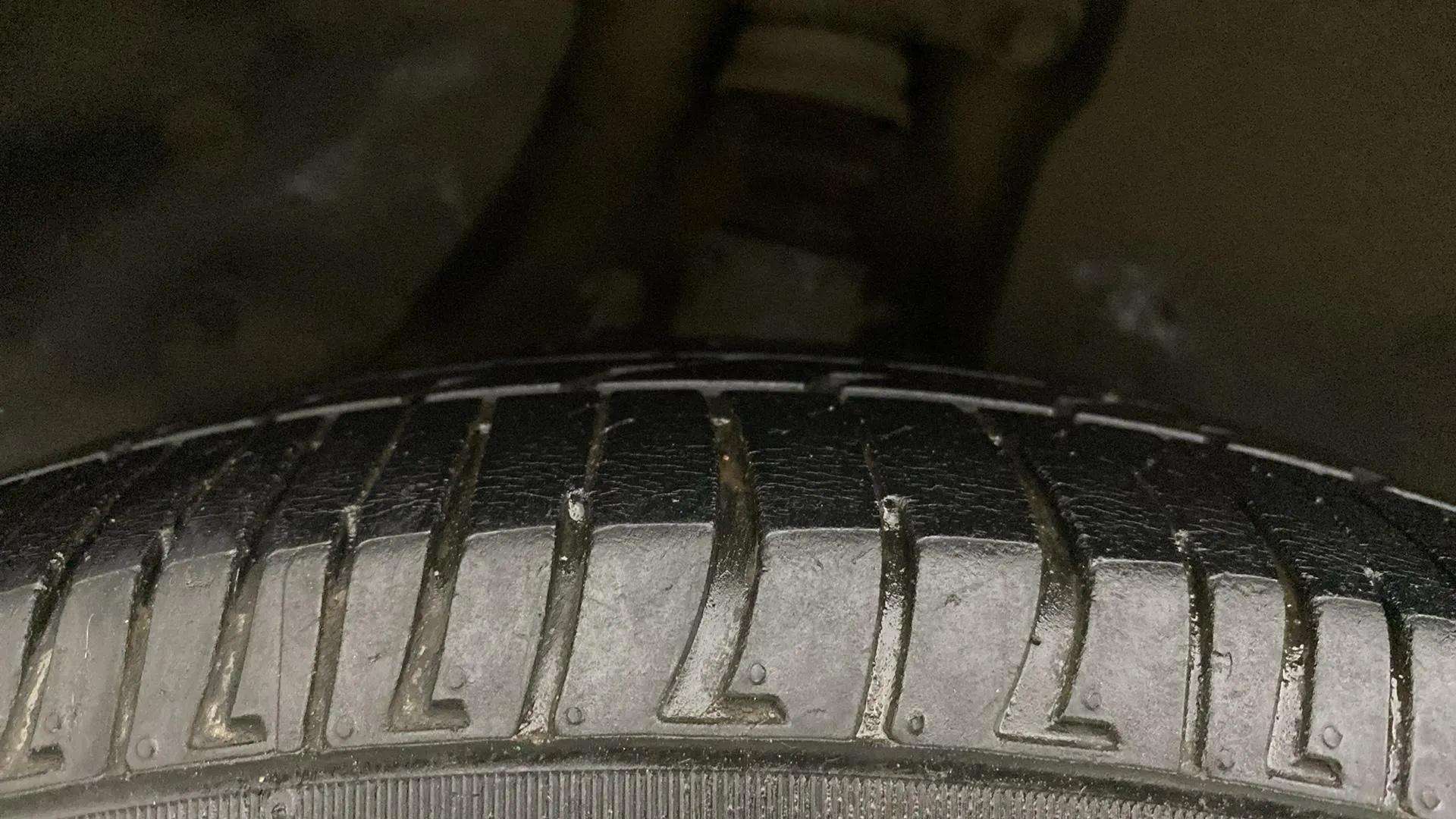 RHS-Rear-Tyre-Tread-19