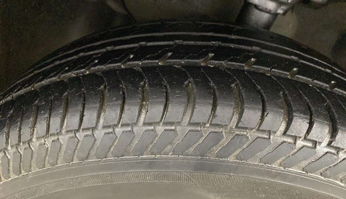 2014 Hyundai Elite i20 MAGNA 1.2, Petrol, Manual, 41,351 km, Left Front Tyre Tread