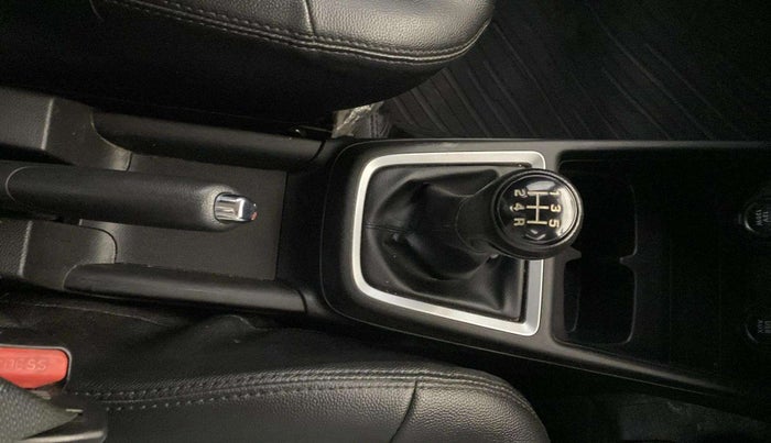 2022 Maruti Swift VXI, Petrol, Manual, 31,903 km, Gear Lever