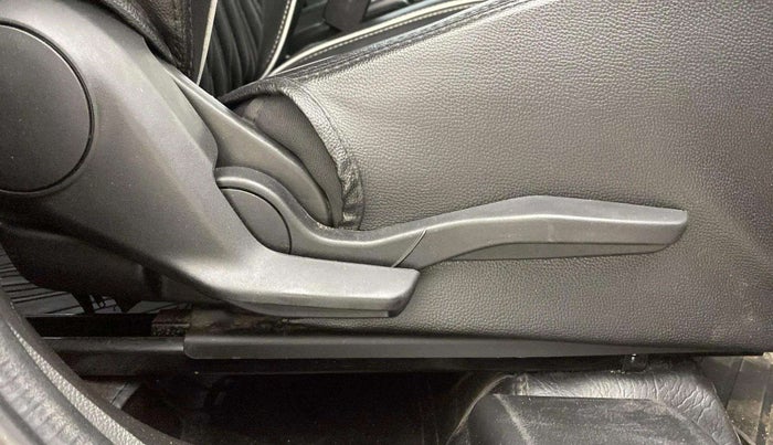 2022 Maruti Swift VXI, Petrol, Manual, 31,903 km, Driver Side Adjustment Panel
