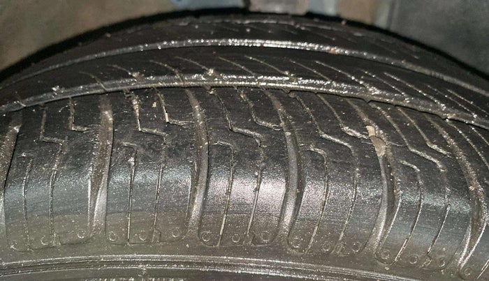 2018 Maruti IGNIS ZETA 1.2, Petrol, Manual, 75,158 km, Right Front Tyre Tread