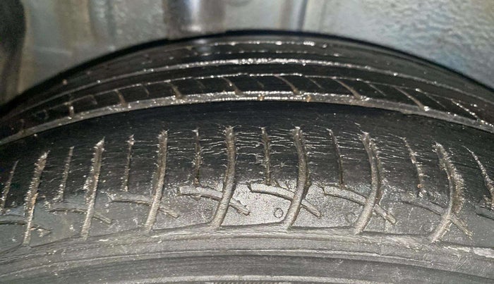 2018 Maruti IGNIS ZETA 1.2, Petrol, Manual, 75,158 km, Right Rear Tyre Tread