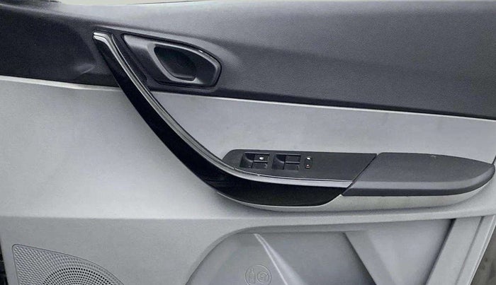 2020 Tata Tiago XT PETROL, Petrol, Manual, 43,551 km, Driver Side Door Panels Control